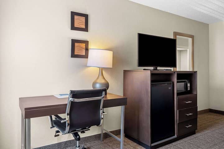 Room 9 of 40