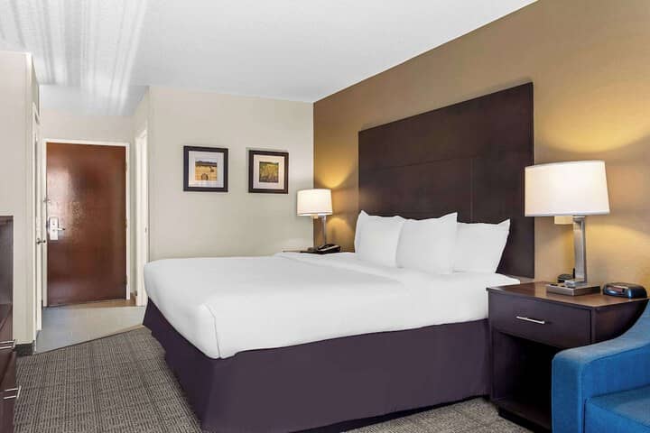 Room 10 of 40