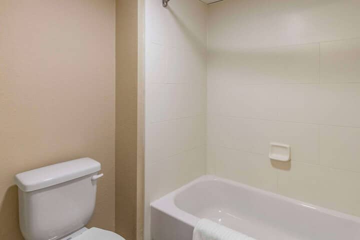 Room 15 of 40