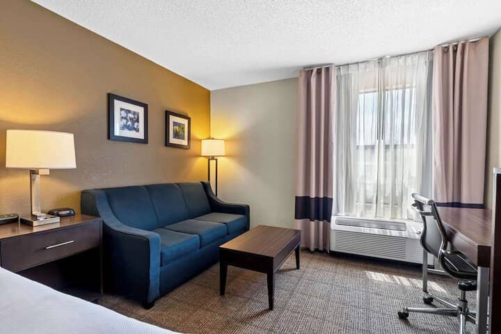Room 8 of 40
