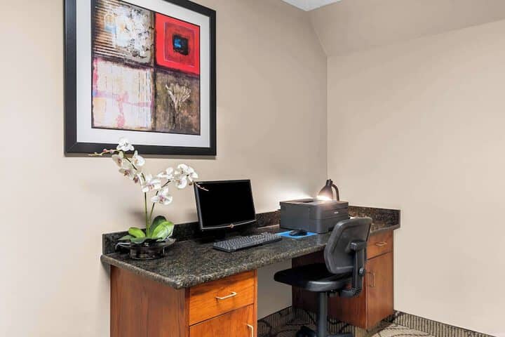 Business Center 34 of 40
