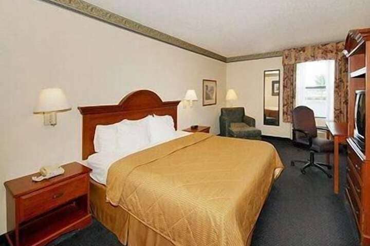Room 7 of 40